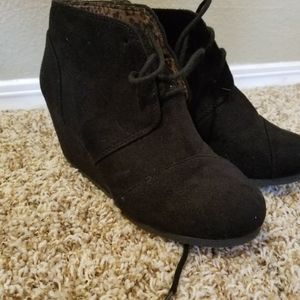 ANKLE BOOTS SIZE 5.5